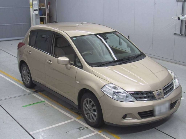 NISSAN TIIDA 2012