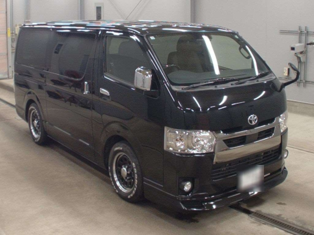 TOYOTA HIACE VAN 2021