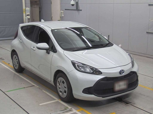 TOYOTA AQUA 2021