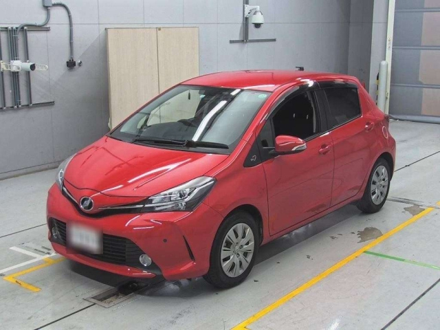 TOYOTA VITZ 2016