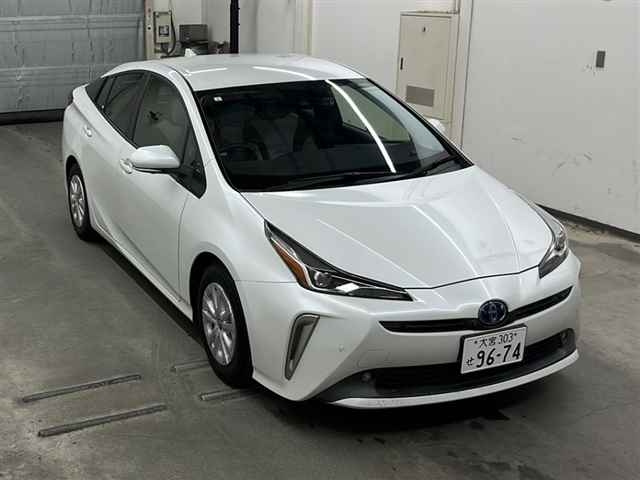 TOYOTA PRIUS 2021