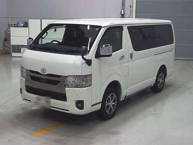 TOYOTA HIACE VAN 2022