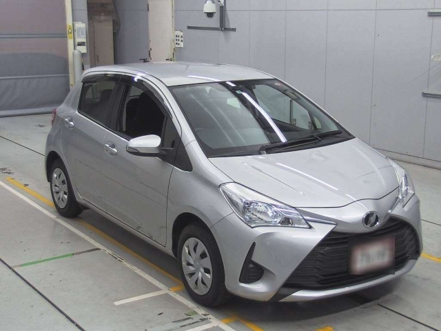 TOYOTA VITZ 2019