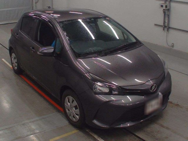 TOYOTA VITZ 2015