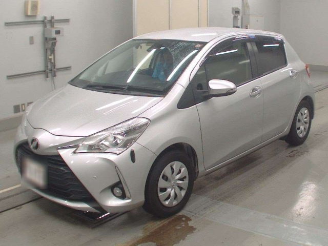 TOYOTA VITZ 2019