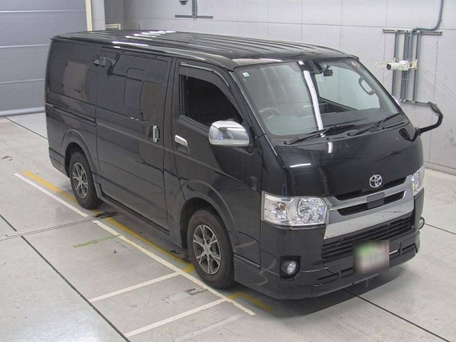 TOYOTA HIACE VAN 2020