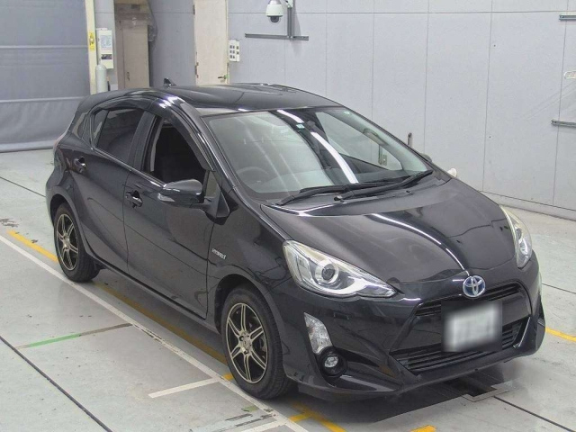 TOYOTA AQUA 2016