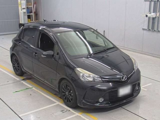 TOYOTA VITZ 2014