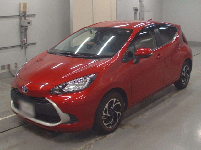 TOYOTA AQUA 2021