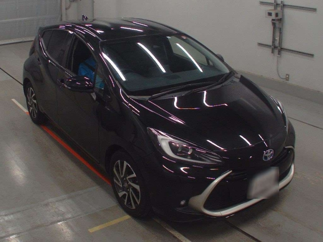 TOYOTA AQUA 2021