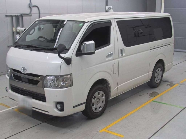 TOYOTA HIACE VAN 2021