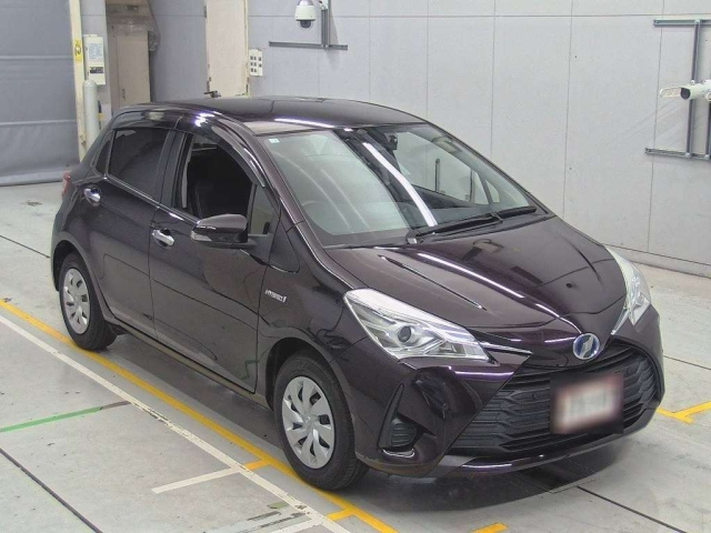 TOYOTA VITZ 2018