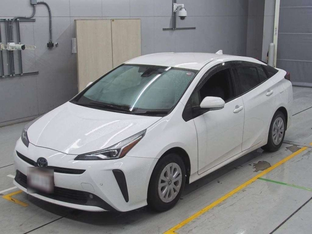 TOYOTA PRIUS 2021